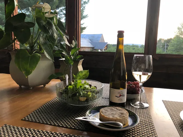 Domaine Des Salamandres - Winery & Cidery