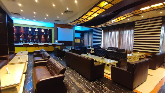 "LEXXUS BAR" BENZZ PARK