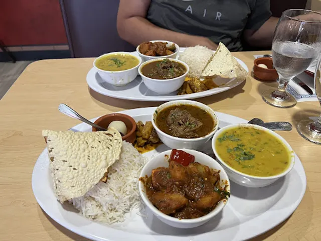 Everest Curry Bar and Grill