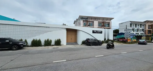 The Curve Pool Villa