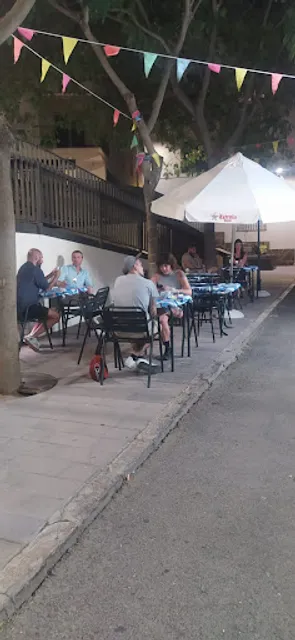 Monaco-Dolomites Bar Comida artesanal