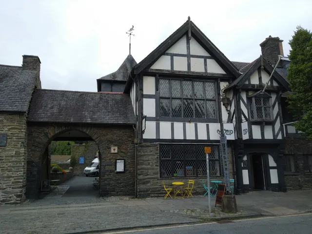 Senedd-dŷ Owain Glyndŵr
