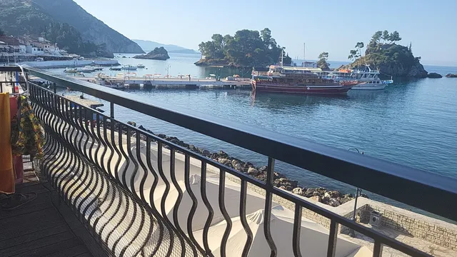 Oniro Luxury Suites in PargaTown