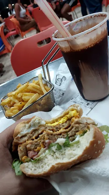 Ravis Lanches e Sucos
