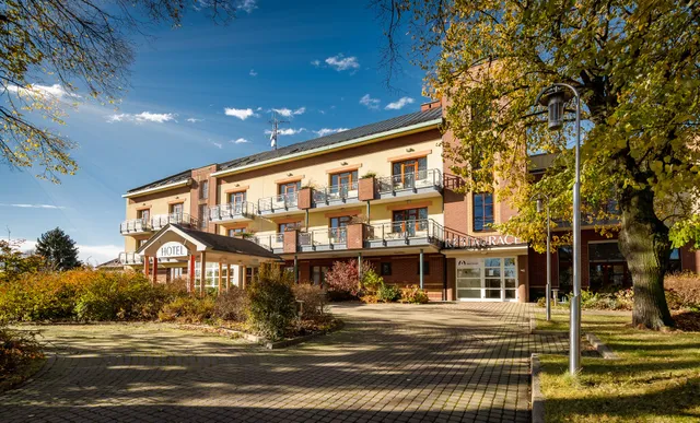 April hotel Panorama