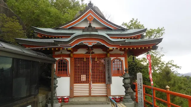 Kitamuki'iwaya Ju'ichimen 11-Faced Kannon