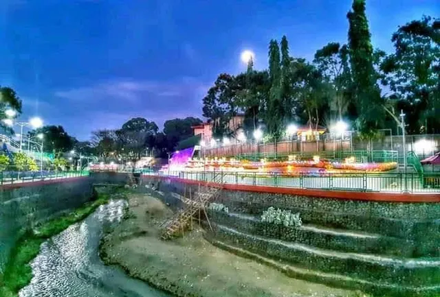 Promenade De Dasmariñas