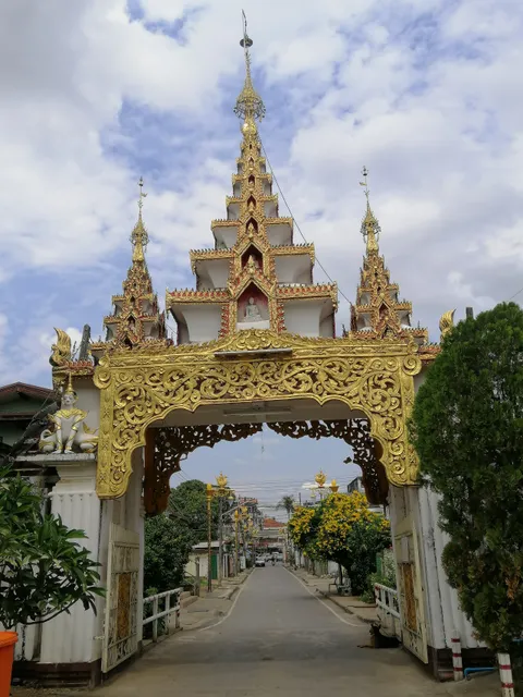 Wat Mae Sot Na Dan (Wat Ngio Luang)