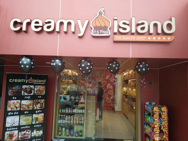 Creamy Island Bakery