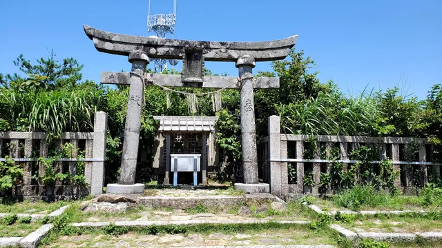 彌彦神社 御神廟
