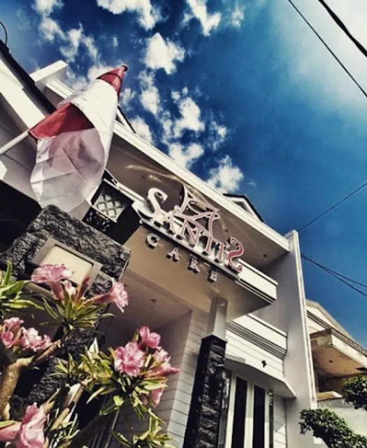 Santi's Cake Spiku Kenari