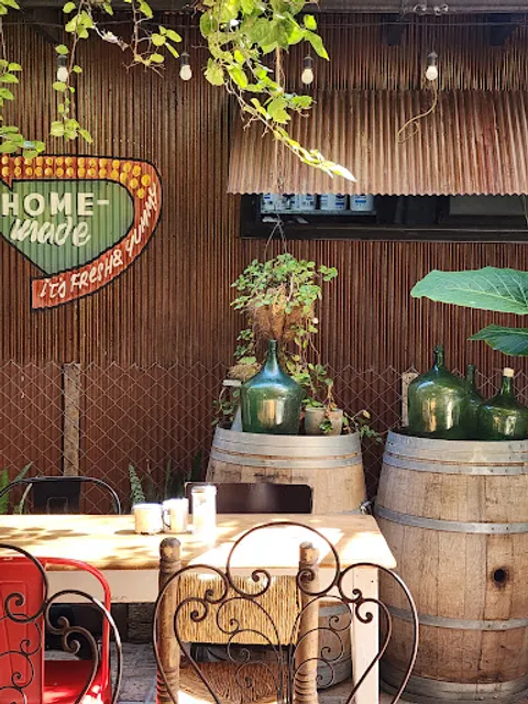 Bohemian territory "Cafe & Pastry"