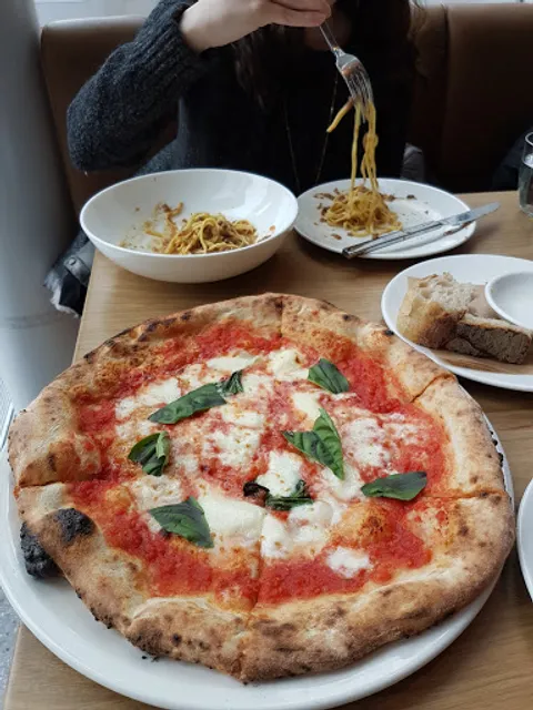 La Pizza & La Pasta