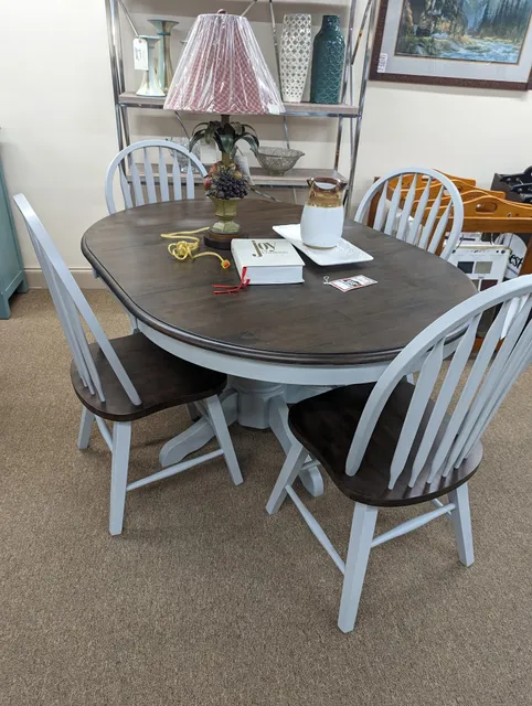 Robert's Furniture & Carpeting