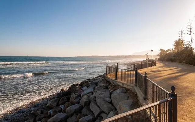 Senda litoral de Estepona