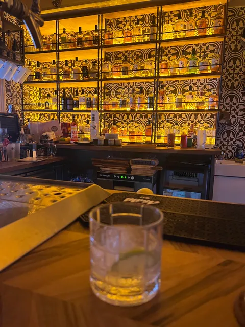 YANG'S STREET GARDEN BAR