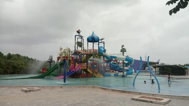 Green Leaf Water World