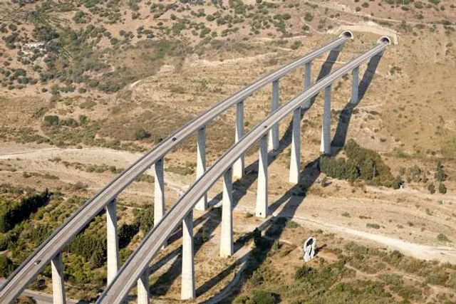 Monumento per un Poeta Morto