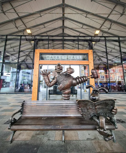 Wallace and Gromit Statue