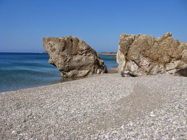Karavopetra Beach