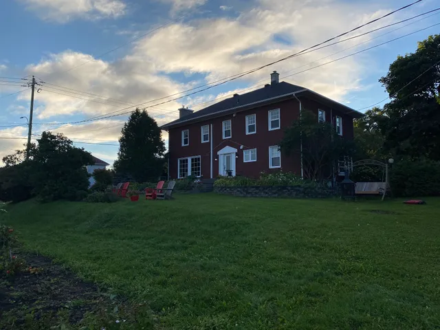 La Maison Rouge - Bed & Breakfast - La Pocatière