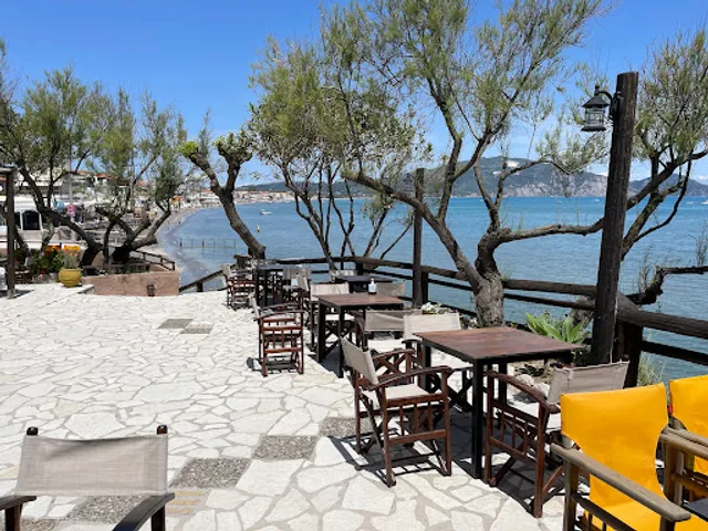 Vraxos Restaurant Bar