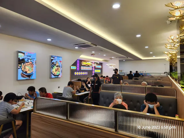 QHouse 港湾茶餐厅 • Pandan Indah