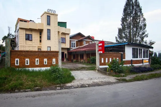 RedDoorz @ Serdika Pavilion Berastagi