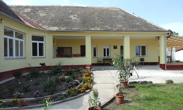 THE BLUE, Guesthouse