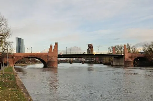 Ebbelwei-Express (Start-/Endhaltestelle)