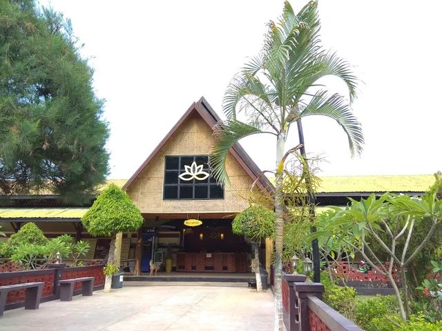 Khaung Daing Natural Hot Spring