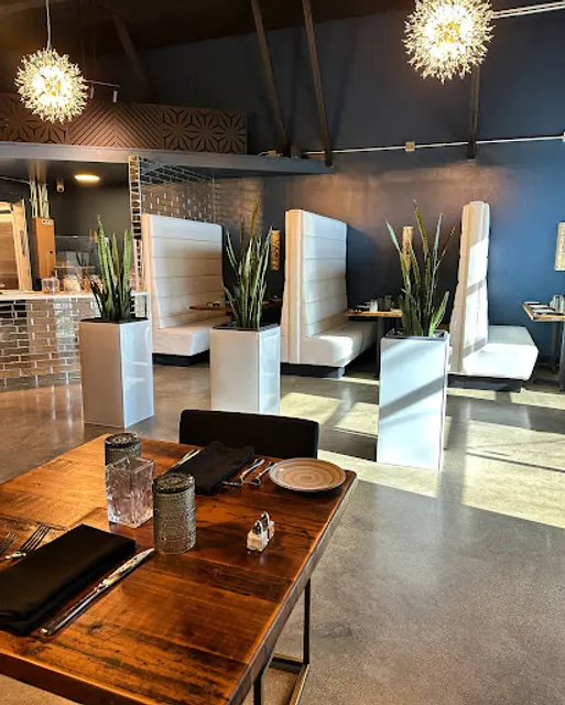 ROBER :: Cocktails + Culinary