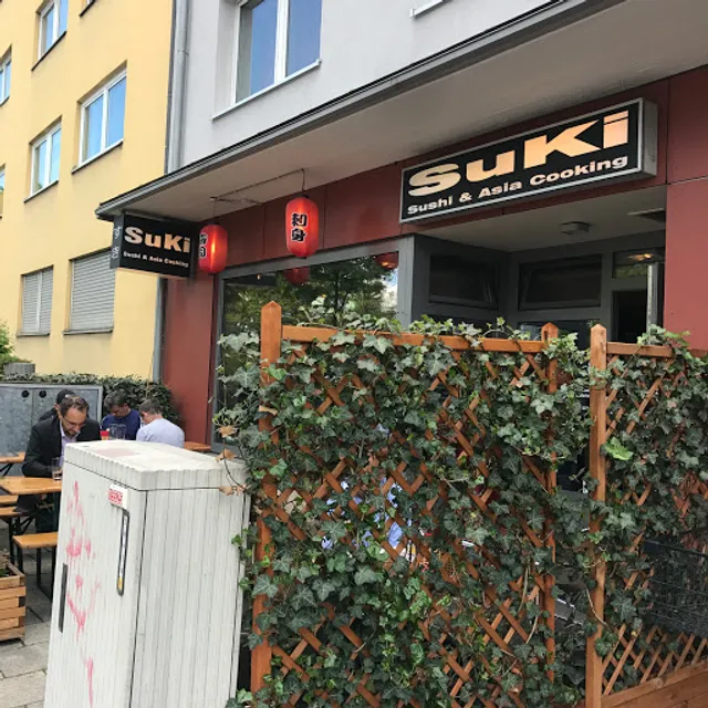 SuKi - Sushi Bar & More