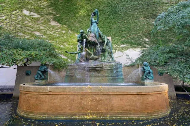 Fountain of the Great Lakes