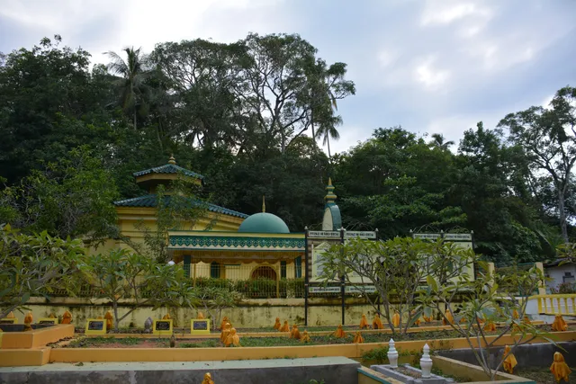 Makam Raja Ali Haji Penyengat