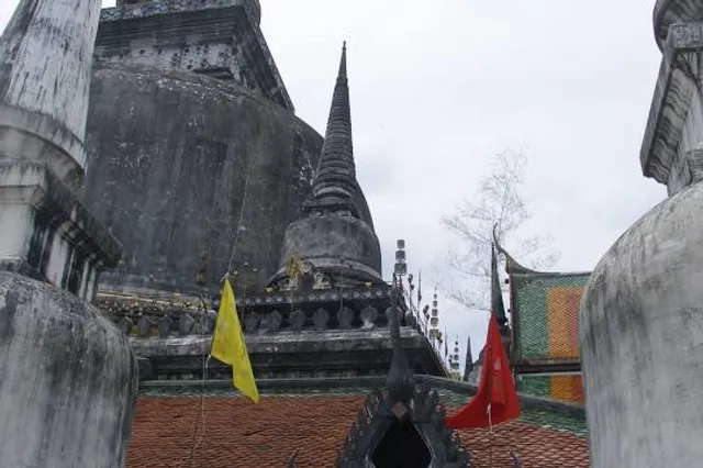 Phra Borommathat Chedi