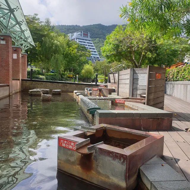 湯圍溝溫泉公園礁溪路側免費泡腳池
