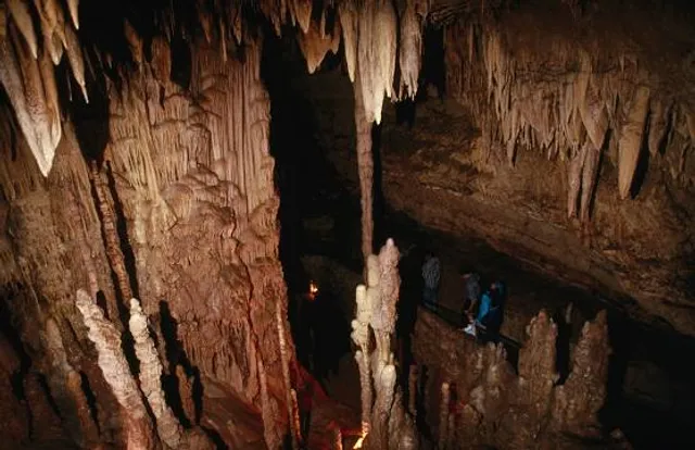 Natural Bridge Caverns