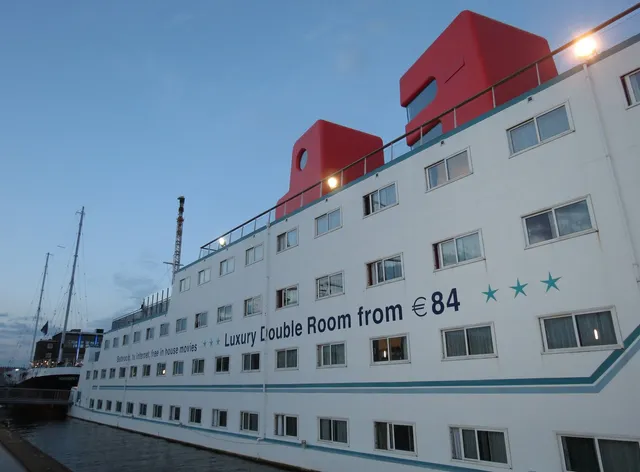 Intersail Floating Hostel boat Avontuur - Amsterdam
