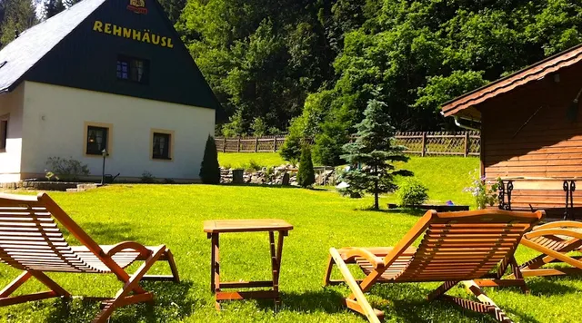 Bikehütte Rehnhäusl Ferienhaus im Erzgebirge / Sächsische Schweiz bis 17 Personen