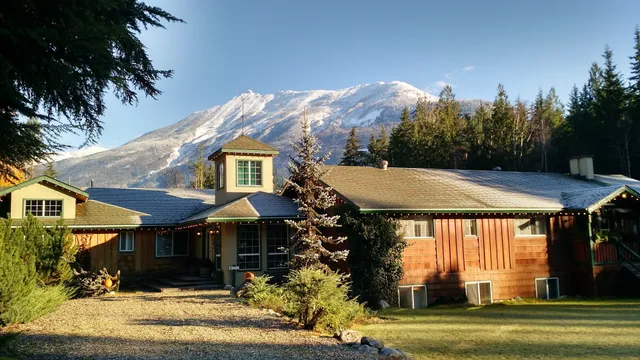 Mulvehill Creek Wilderness Inn & Wedding Chapel