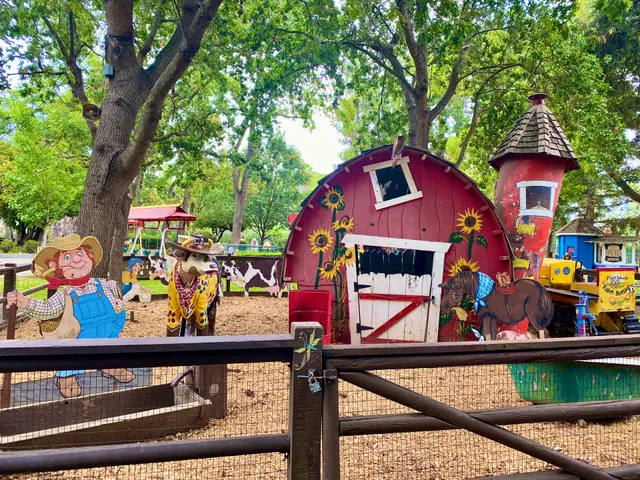 Pixie Woods & Yum Yum House Concession