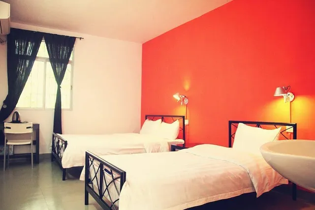 Catalpa Garden Youth Hostel