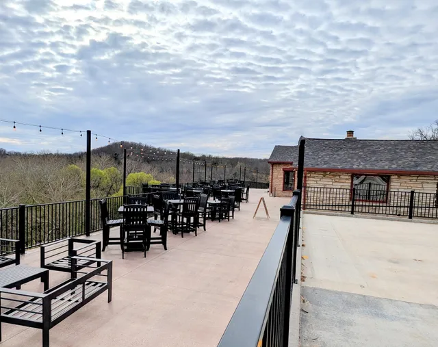 Riverbird Winery by Shawnee Bluff