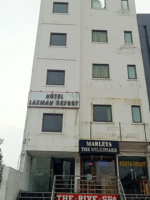 Hotel Laxman Resort