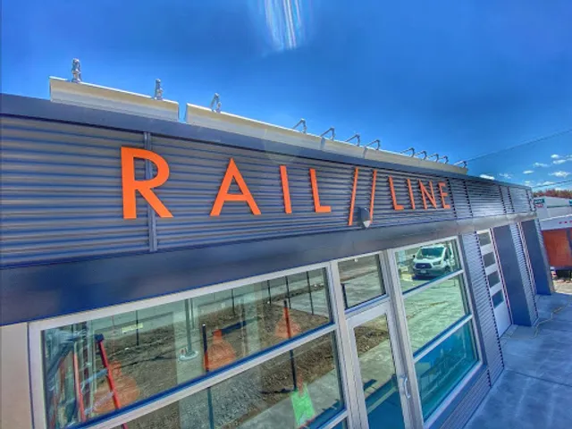 Maple Moose at Rail//Line