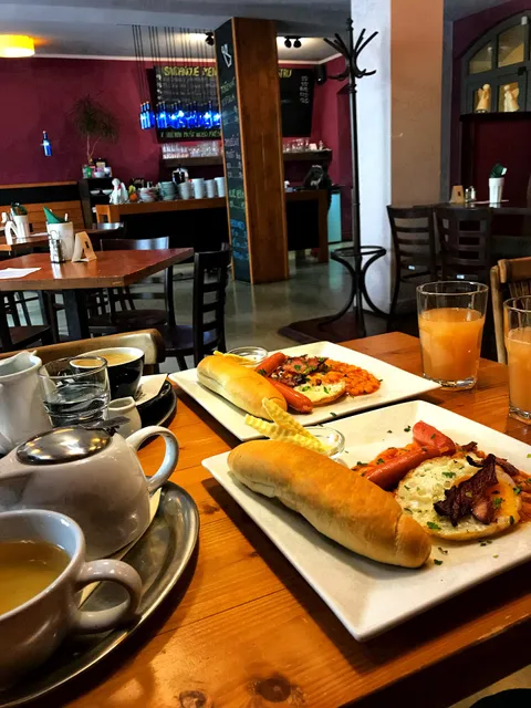 Anděl Café, Music Bar