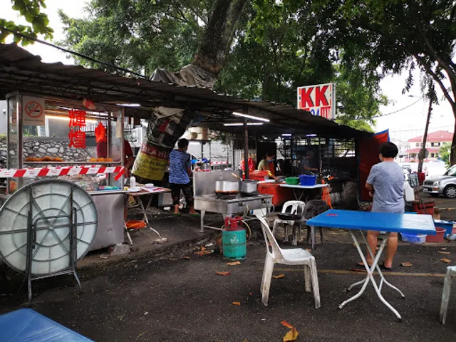 Charcoal Hokkien Mee & Fried Chicken