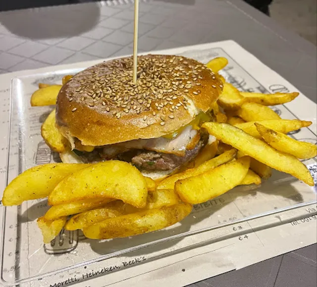 BURGER SALOON - Panineria Palermo