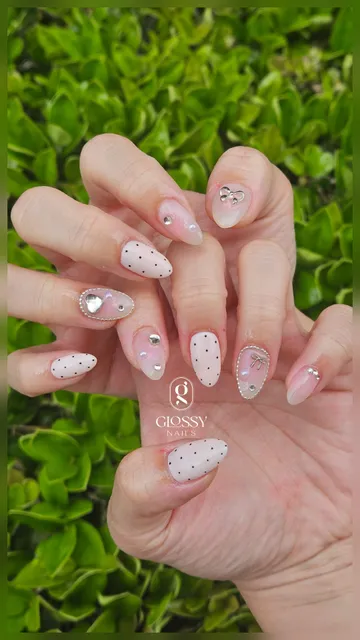 GLOSSY NAILS BAR APEX